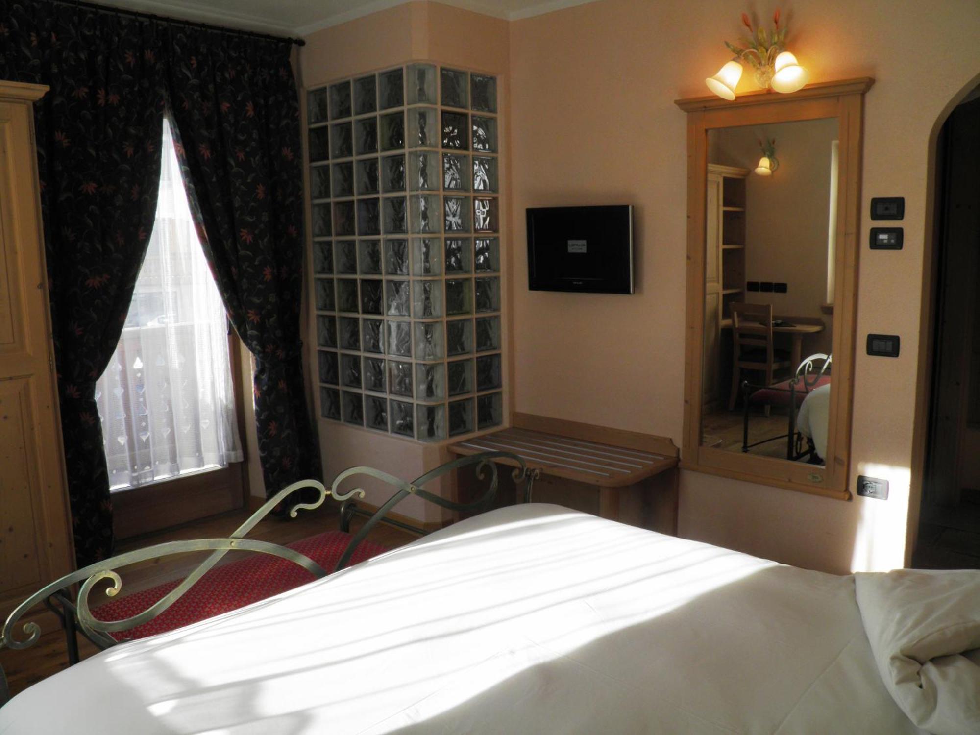 Hotel Pontiglia Livigno Kamer foto